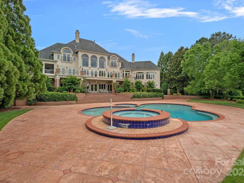 8800 Covey Rise Court, Charlotte, NC 28226.  MLS# CAR4262946, YatesRealty ID 25954. 