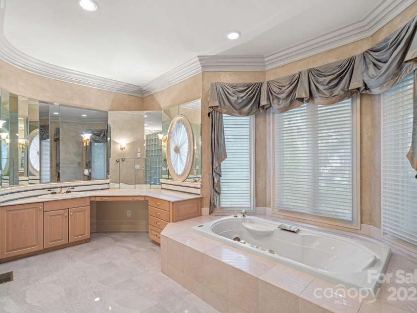 8800 Covey Rise Court, Charlotte, NC 28226.  MLS# CAR4262946, YatesRealty ID 25954. 