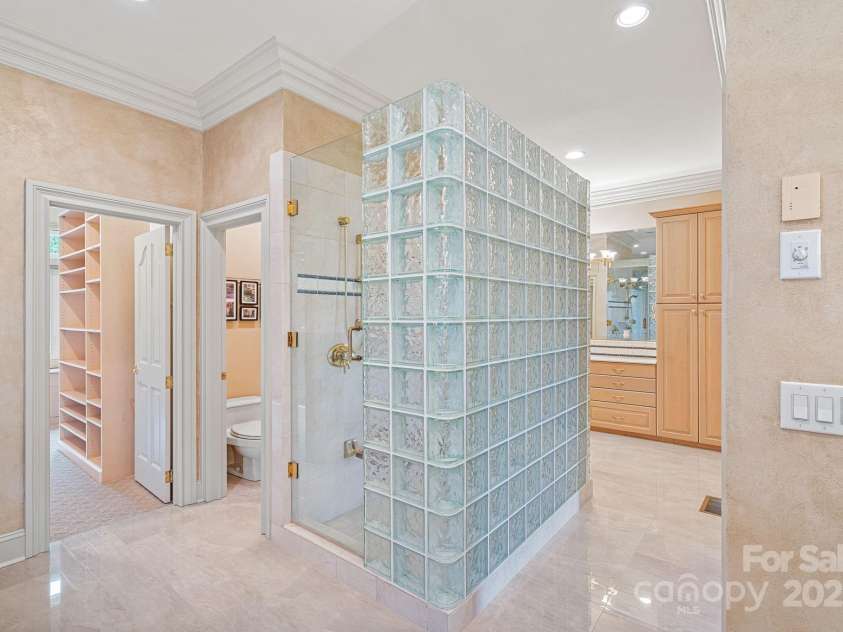 8800 Covey Rise Court, Charlotte, NC 28226.  MLS# CAR4262946, YatesRealty ID 25954. 