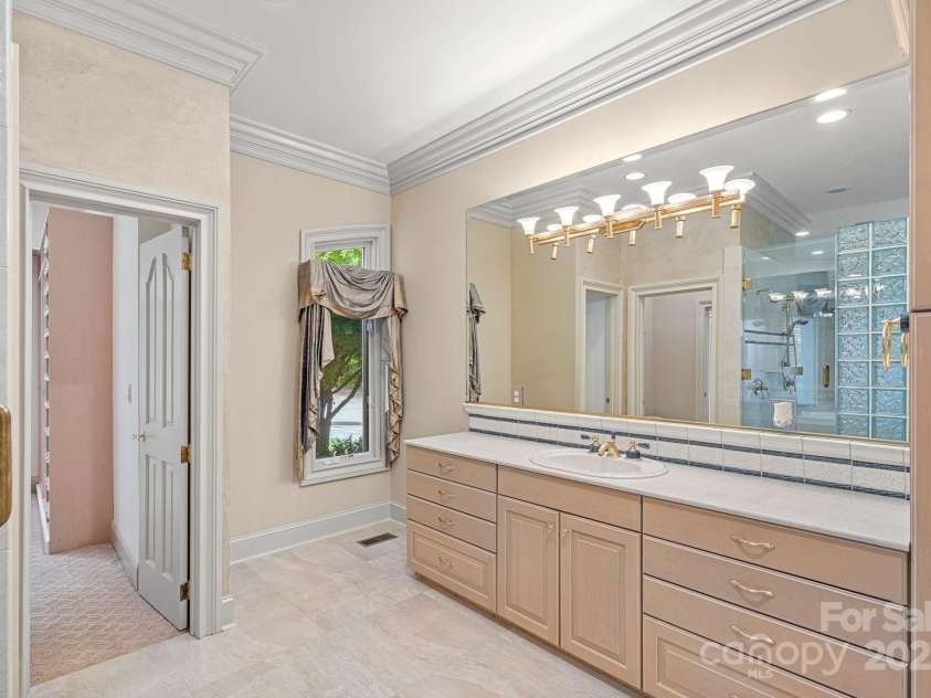 8800 Covey Rise Court, Charlotte, NC 28226.  MLS# CAR4262946, YatesRealty ID 25954. 
