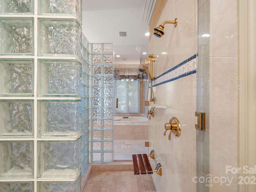 8800 Covey Rise Court, Charlotte, NC 28226.  MLS# CAR4262946, YatesRealty ID 25954. 