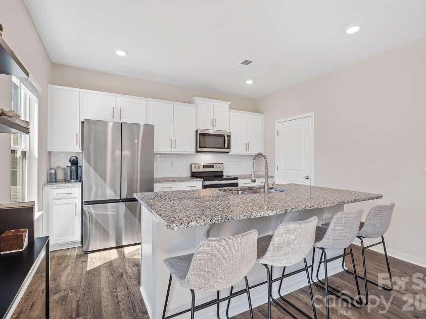 132 Ridgeview Lane, Mars Hill, NC 28754.  MLS# CAR4384792, YatesRealty ID 25956. 
