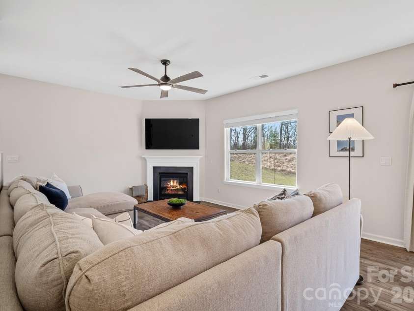 132 Ridgeview Lane, Mars Hill, NC 28754.  MLS# CAR4384792, YatesRealty ID 25956. 