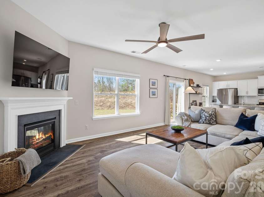 132 Ridgeview Lane, Mars Hill, NC 28754.  MLS# CAR4384792, YatesRealty ID 25956. 