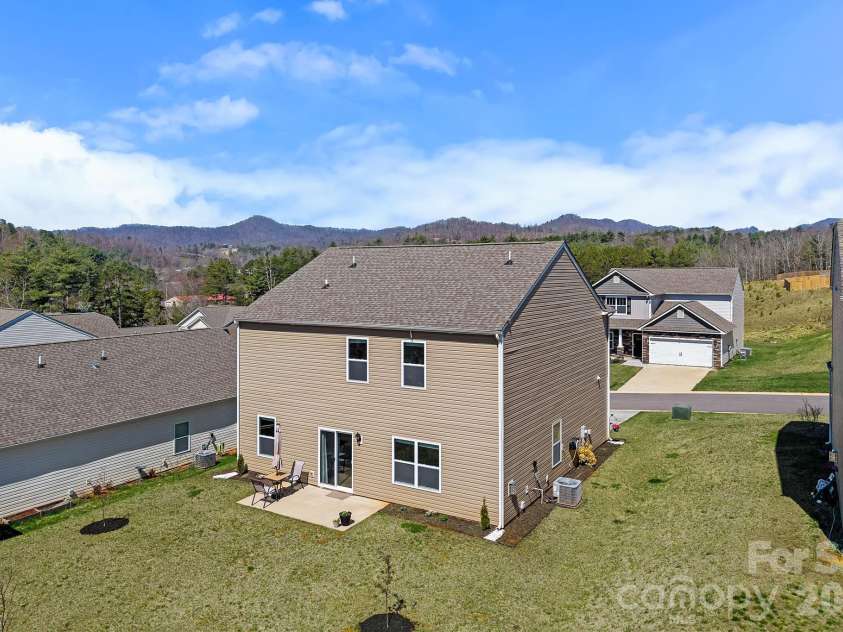 132 Ridgeview Lane, Mars Hill, NC 28754.  MLS# CAR4384792, YatesRealty ID 25956. 