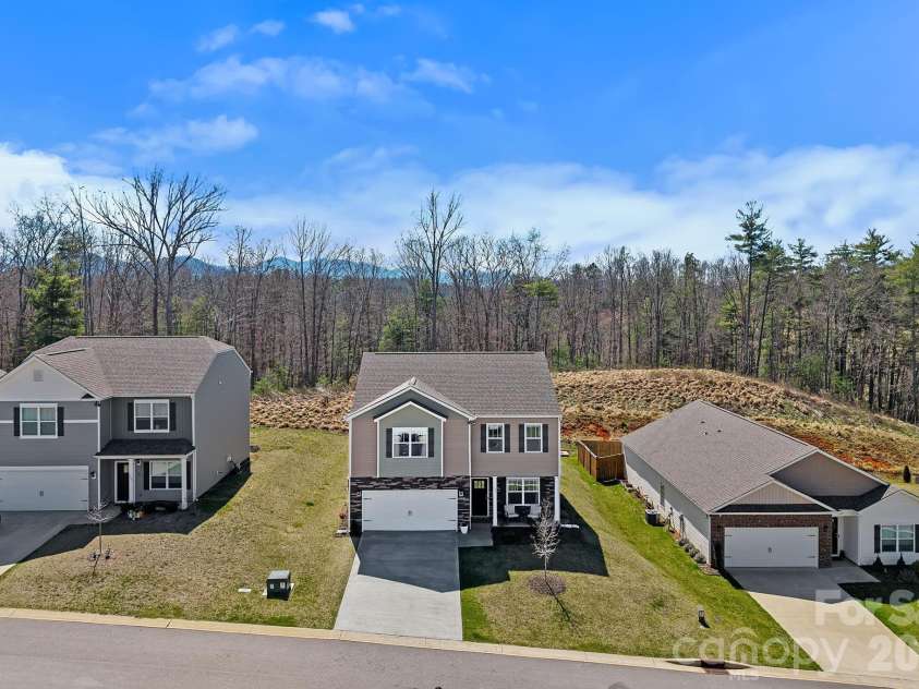 132 Ridgeview Lane, Mars Hill, NC 28754.  MLS# CAR4384792, YatesRealty ID 25956. 