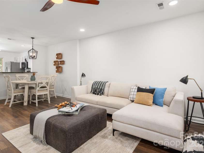 3638 Huyton Court, Charlotte, NC 28215.  MLS# CAR4279727, YatesRealty ID 25956. 