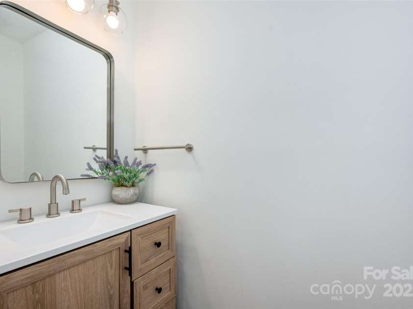 3638 Huyton Court, Charlotte, NC 28215.  MLS# CAR4279727, YatesRealty ID 25956. 