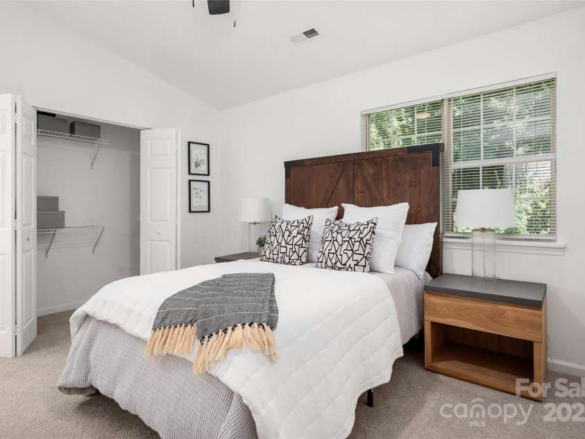 3638 Huyton Court, Charlotte, NC 28215.  MLS# CAR4279727, YatesRealty ID 25956. 