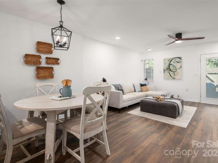 3638 Huyton Court, Charlotte, NC 28215.  MLS# CAR4279727, YatesRealty ID 25956. Dining area