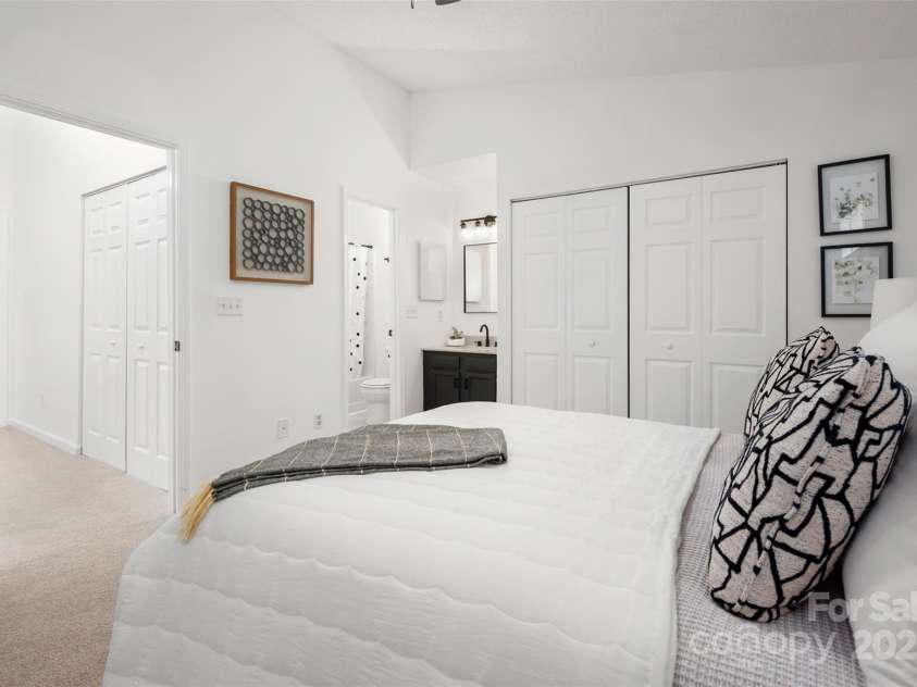 3638 Huyton Court, Charlotte, NC 28215.  MLS# CAR4279727, YatesRealty ID 25956. Master bedroom