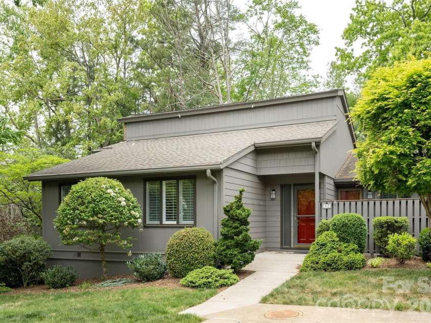 434 Crowfields Drive, Asheville, NC 28803.  MLS# CAR4376330, YatesRealty ID 25957. 