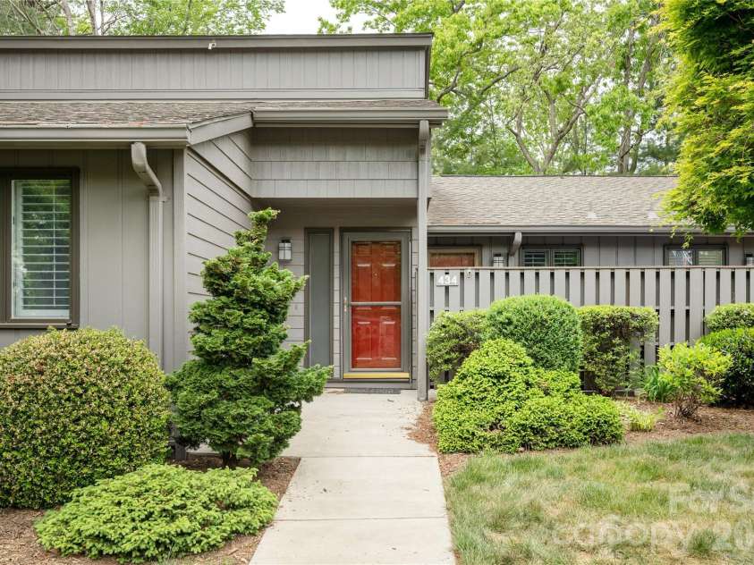 434 Crowfields Drive, Asheville, NC 28803.  MLS# CAR4376330, YatesRealty ID 25957. 