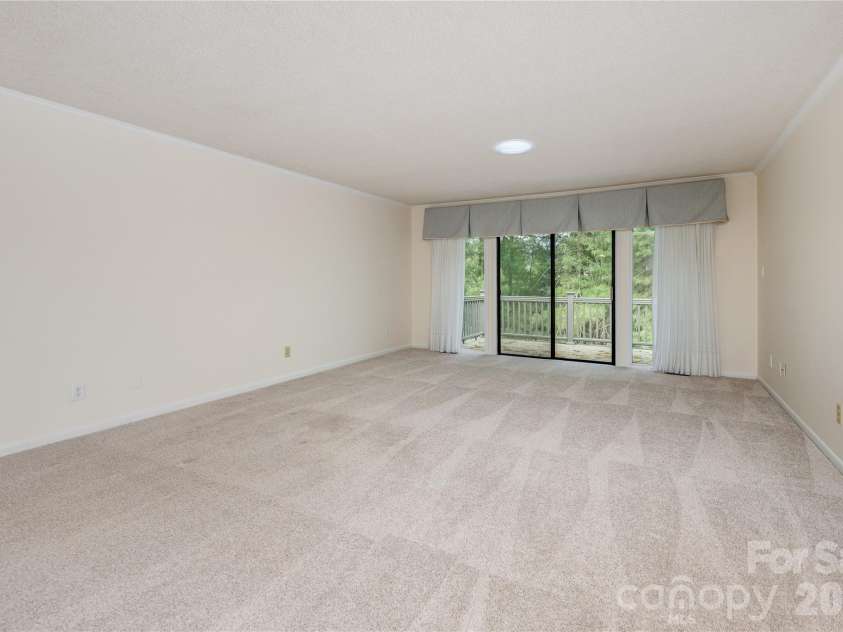 434 Crowfields Drive, Asheville, NC 28803.  MLS# CAR4376330, YatesRealty ID 25957. 