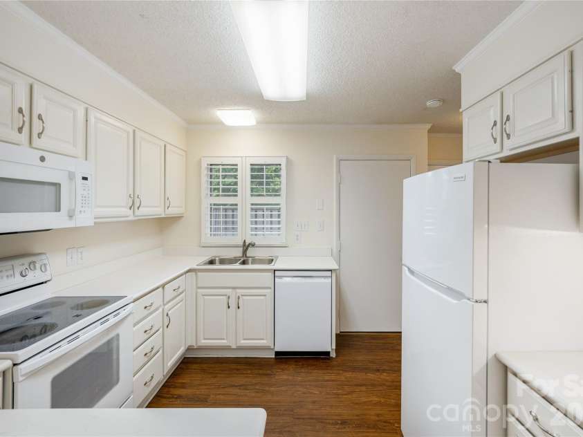 434 Crowfields Drive, Asheville, NC 28803.  MLS# CAR4376330, YatesRealty ID 25957. 