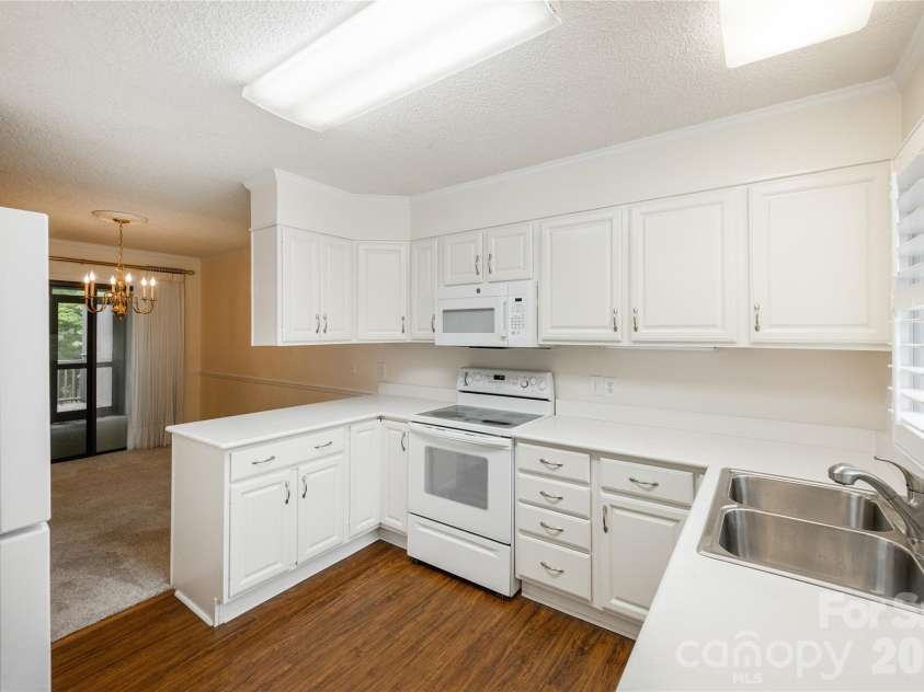 434 Crowfields Drive, Asheville, NC 28803.  MLS# CAR4376330, YatesRealty ID 25957. 