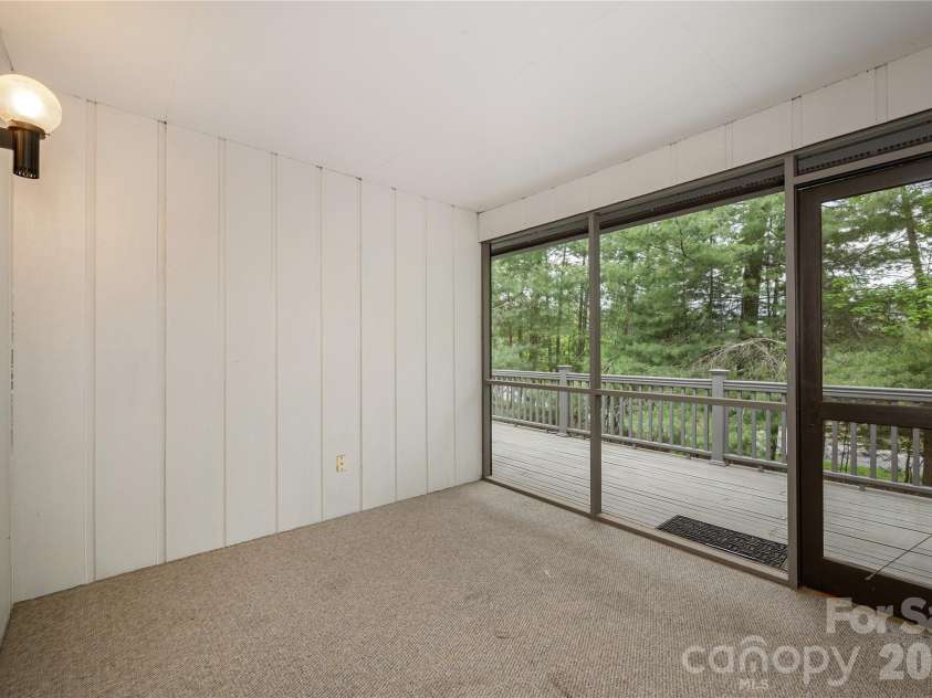 434 Crowfields Drive, Asheville, NC 28803.  MLS# CAR4376330, YatesRealty ID 25957. 
