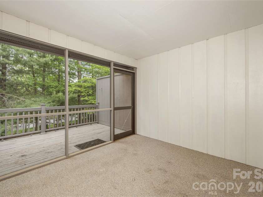 434 Crowfields Drive, Asheville, NC 28803.  MLS# CAR4376330, YatesRealty ID 25957. 
