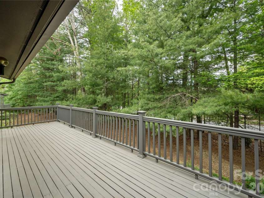 434 Crowfields Drive, Asheville, NC 28803.  MLS# CAR4376330, YatesRealty ID 25957. 