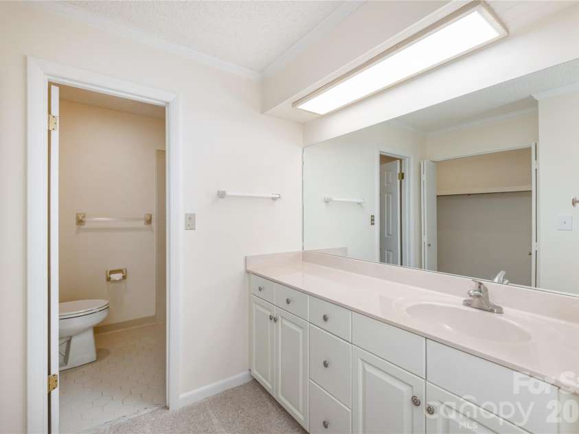 434 Crowfields Drive, Asheville, NC 28803.  MLS# CAR4376330, YatesRealty ID 25957. 