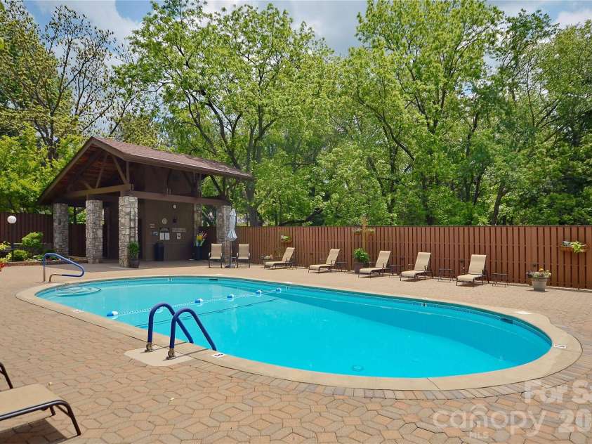434 Crowfields Drive, Asheville, NC 28803.  MLS# CAR4376330, YatesRealty ID 25957. 