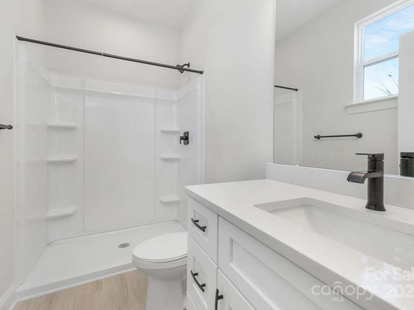 6323 Carver Boulevard, Charlotte, NC 28269.  MLS# CAR4280970, YatesRealty ID 25957. 