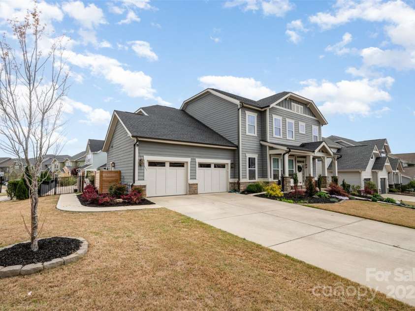 2332 Paddlers Cove Drive, Clover, SC 29710.  MLS# CAR4242429, YatesRealty ID 25958. Corner lot!!