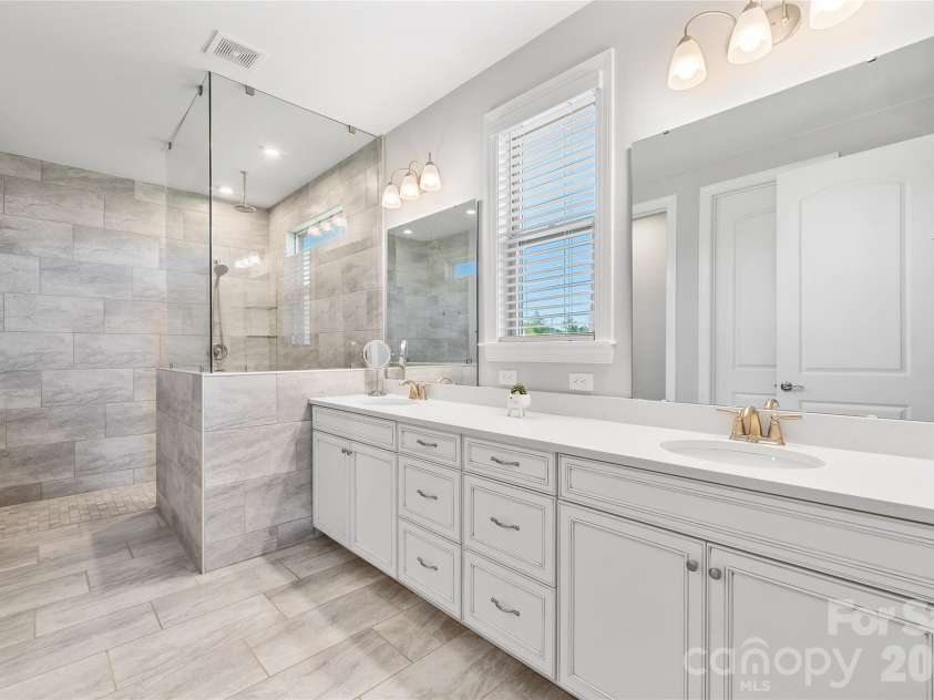 9307 Liberty Hill Drive, Mint Hill, NC 28227.  MLS# CAR4381631, YatesRealty ID 25958. 