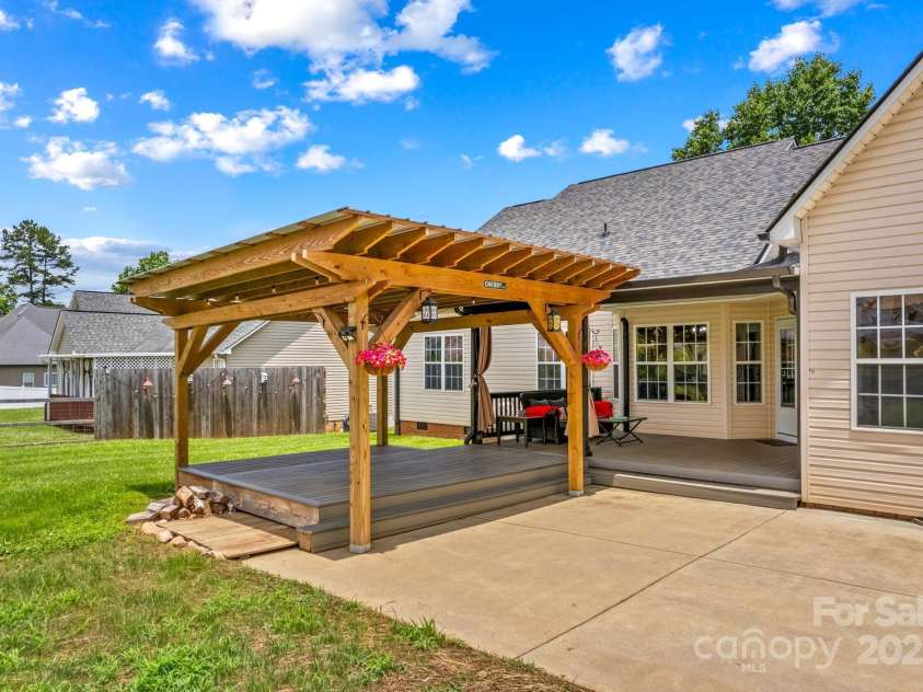 159 Forest Abbey Lane, China Grove, NC 28023.  MLS# CAR4270384, YatesRealty ID 25959. 