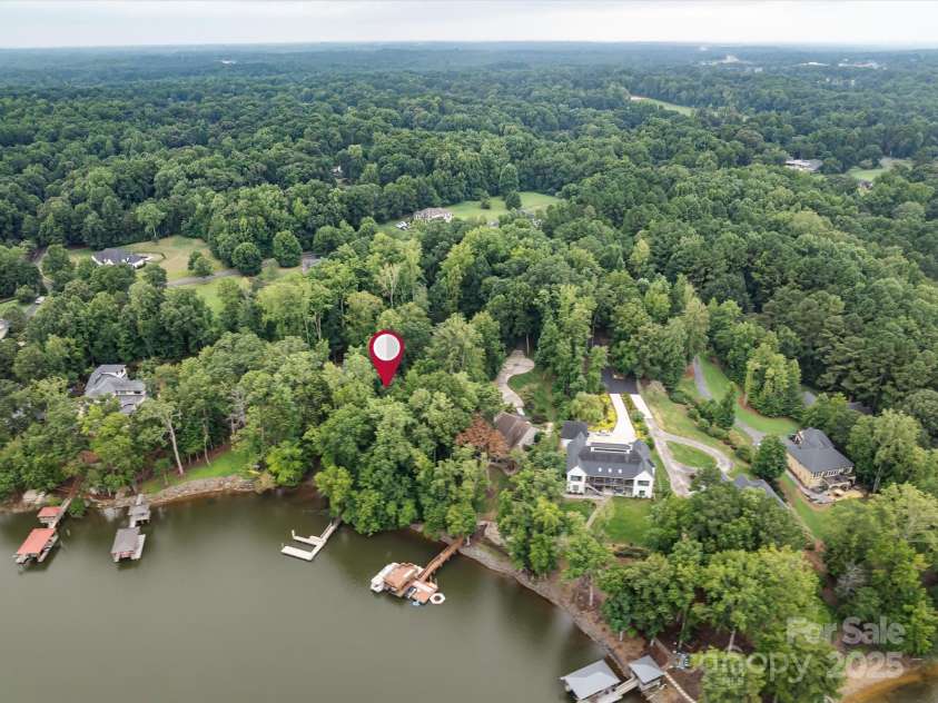 11902 Mountain Crest Circle, Charlotte, NC 28216.  MLS# CAR4286743, YatesRealty ID 2596. 