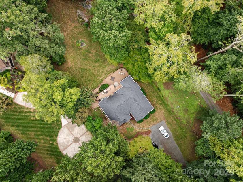 11902 Mountain Crest Circle, Charlotte, NC 28216.  MLS# CAR4286743, YatesRealty ID 2596. 