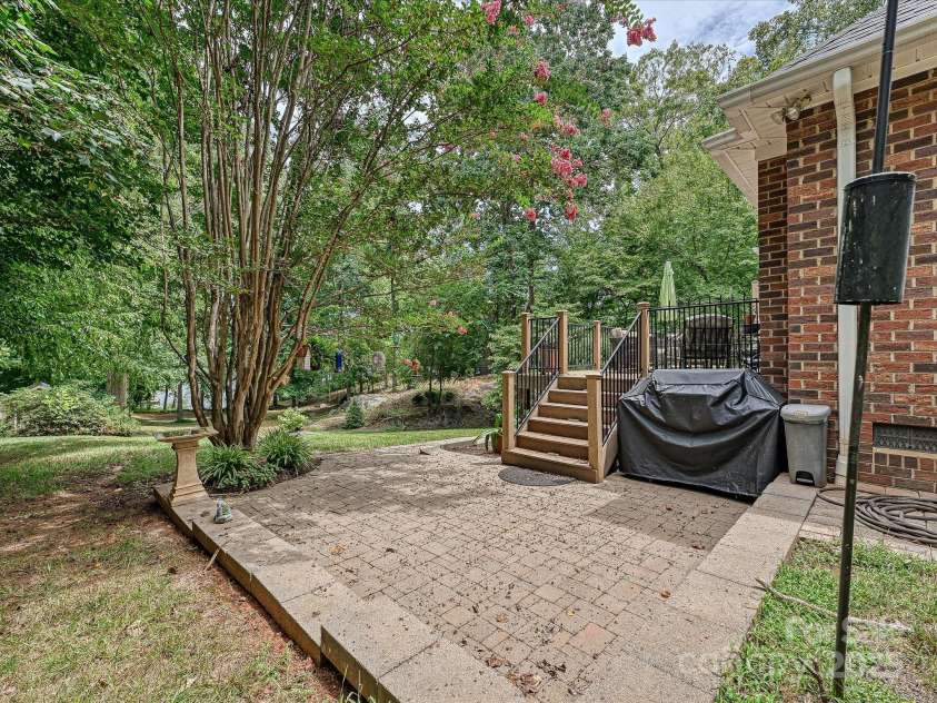 11902 Mountain Crest Circle, Charlotte, NC 28216.  MLS# CAR4286743, YatesRealty ID 2596. Patio