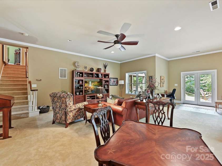 11902 Mountain Crest Circle, Charlotte, NC 28216.  MLS# CAR4286743, YatesRealty ID 2596. Rec room
