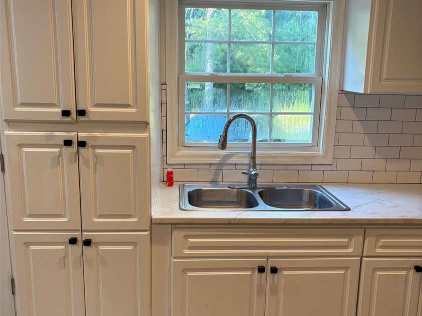 114 Woodberry Drive, Cherryville, NC 28021.  MLS# CAR4277690, YatesRealty ID 25960. 