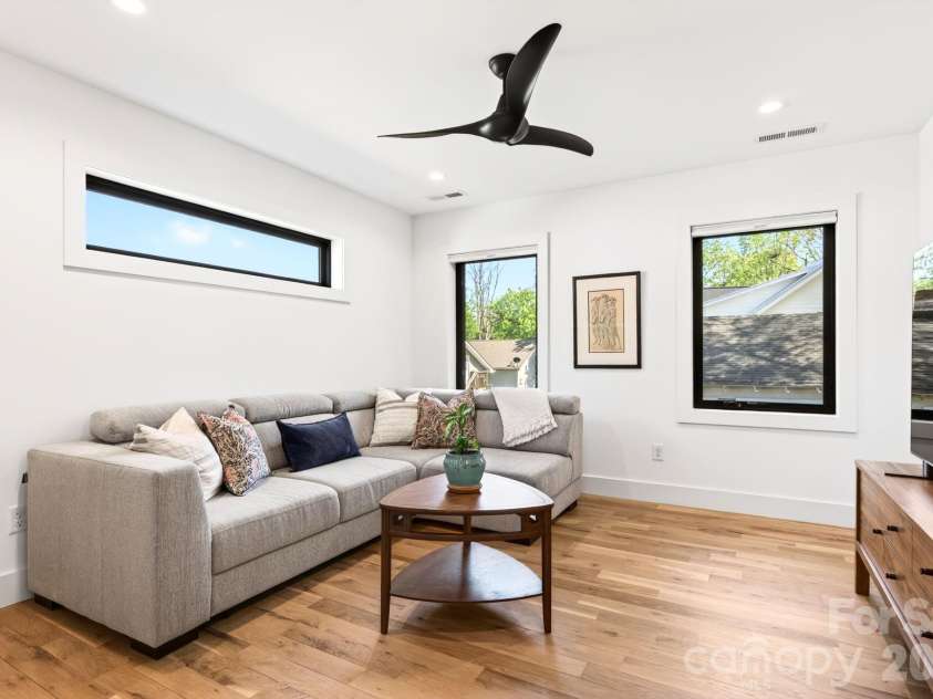 39 Boyd Avenue, Asheville, NC 28806.  MLS# CAR4372521, YatesRealty ID 25960. Clerestory Window * Modern Ceiling Fan