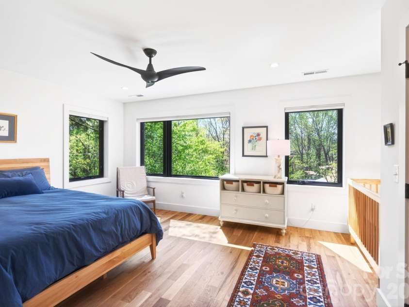 39 Boyd Avenue, Asheville, NC 28806.  MLS# CAR4372521, YatesRealty ID 25960. Custom Blinds Throughout