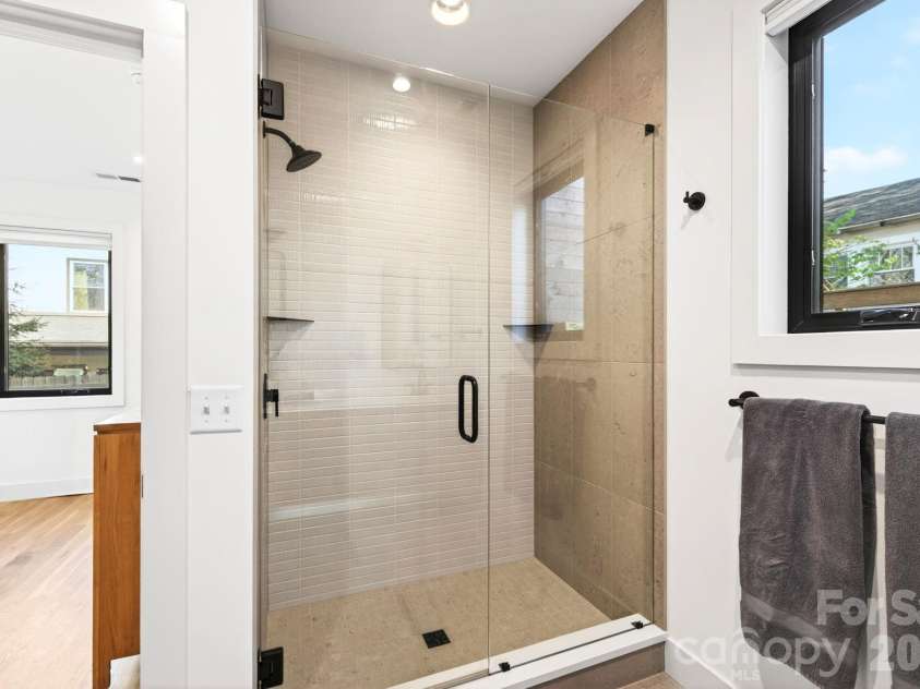 39 Boyd Avenue, Asheville, NC 28806.  MLS# CAR4372521, YatesRealty ID 25960. Handsome Step-in Shower