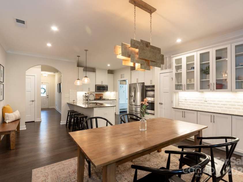 5907 Barrowlands Court, Charlotte, NC 28210.  MLS# CAR4278251, YatesRealty ID 25961. 
