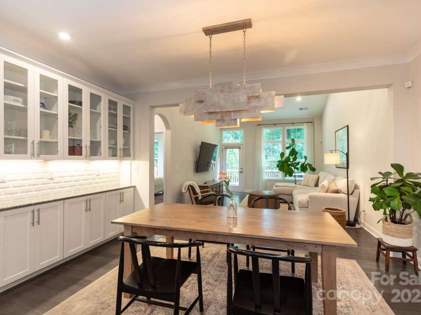 5907 Barrowlands Court, Charlotte, NC 28210.  MLS# CAR4278251, YatesRealty ID 25961. 