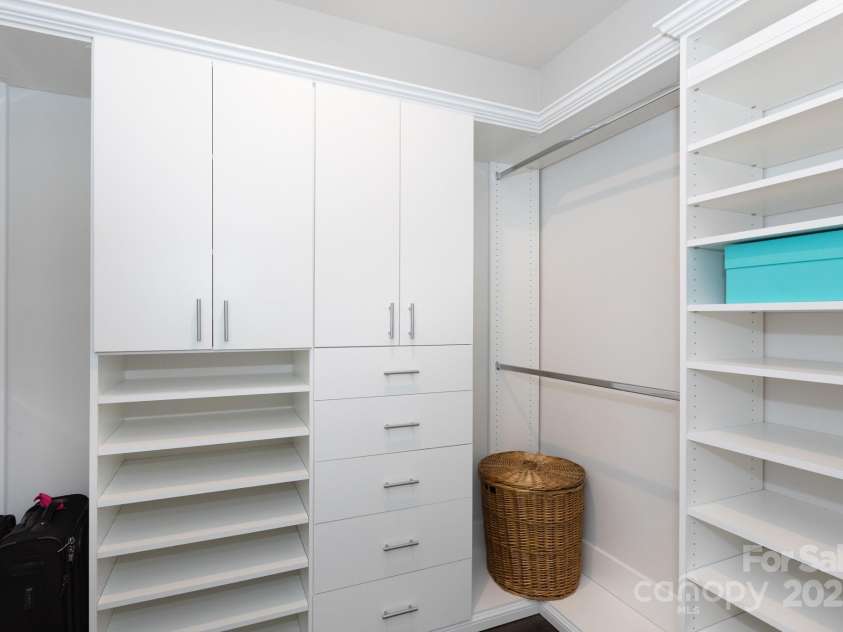 5907 Barrowlands Court, Charlotte, NC 28210.  MLS# CAR4278251, YatesRealty ID 25961. 