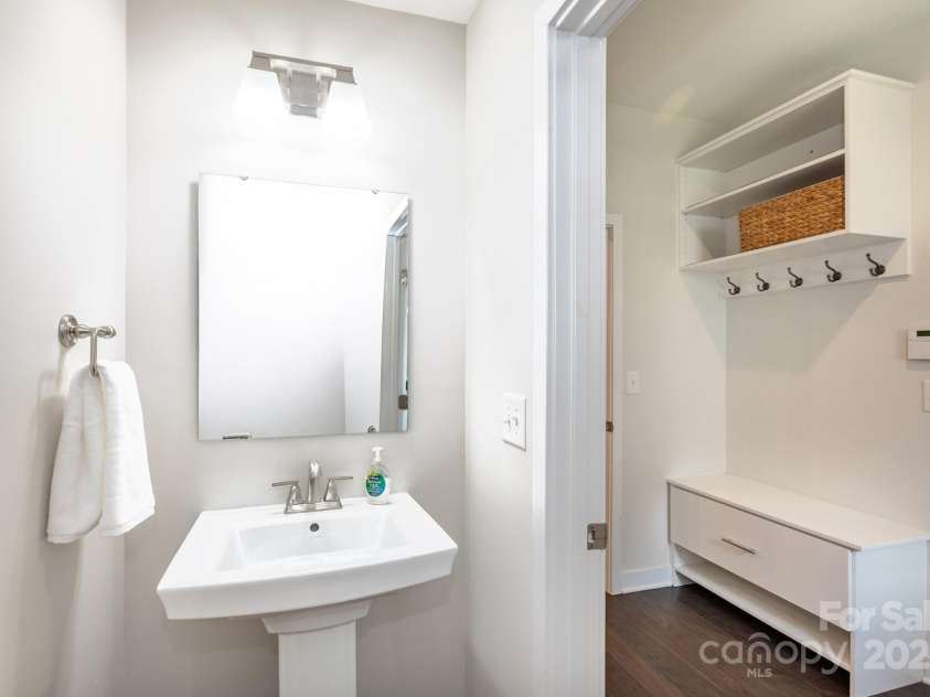 5907 Barrowlands Court, Charlotte, NC 28210.  MLS# CAR4278251, YatesRealty ID 25961. 
