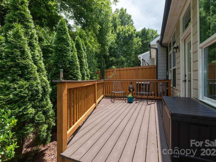 5907 Barrowlands Court, Charlotte, NC 28210.  MLS# CAR4278251, YatesRealty ID 25961. 