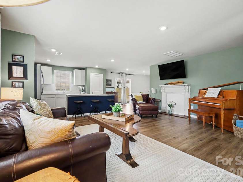 633 Mile Creek Road, Edgemoor, SC 29712.  MLS# CAR4384110, YatesRealty ID 25961. 