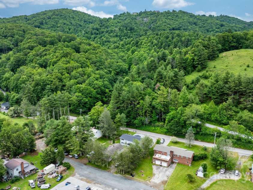 1175 Bamboo Road, Boone, NC 28607.  MLS# CAR4271412, YatesRealty ID 25962. 