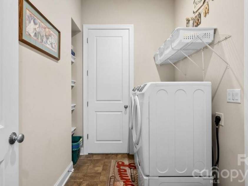 442 Granite Lake Court, Denver, NC 28037.  MLS# CAR4378228, YatesRealty ID 25962. 
