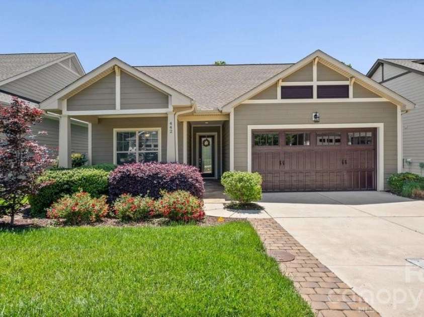 442 Granite Lake Court, Denver, NC 28037.  MLS# CAR4378228, YatesRealty ID 25962. 