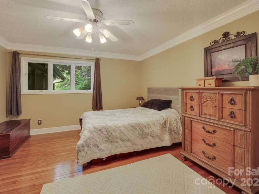 100 Ballantree Drive, Asheville, NC 28803.  MLS# CAR4277967, YatesRealty ID 25963. Main Level Bedroom