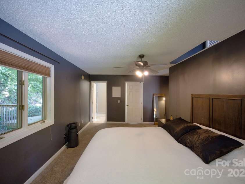 100 Ballantree Drive, Asheville, NC 28803.  MLS# CAR4277967, YatesRealty ID 25963. Primary Bedroom