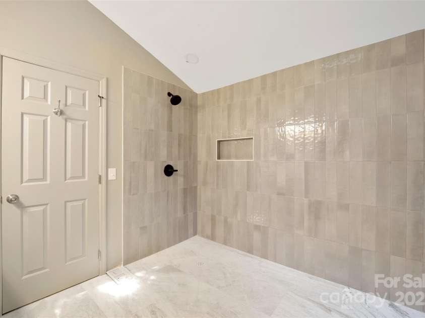 100 Ballantree Drive, Asheville, NC 28803.  MLS# CAR4277967, YatesRealty ID 25963. Primary Ensuite - Completely Renovated in 2025