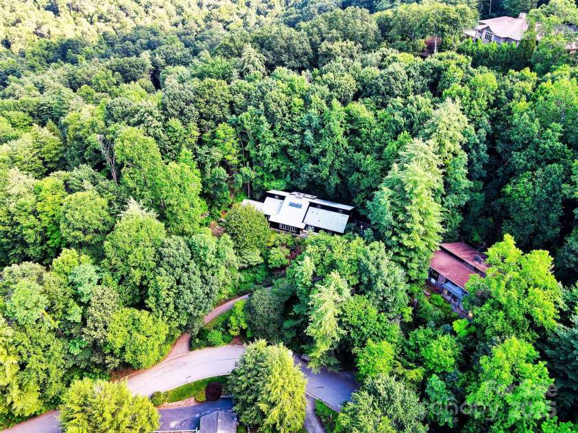 100 Ballantree Drive, Asheville, NC 28803.  MLS# CAR4277967, YatesRealty ID 25963. Privacy, but SO Close to Downtown Asheville!